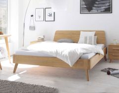 Bett Airo; Kopfteilvariante 2 (gepolstert); Stoffart: Light Grey. Matratze, Bettzeug und Lattenrost nicht im Lieferumfang enthalten. 